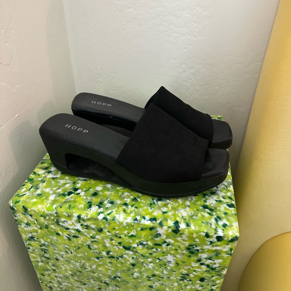 Hopp 90s black mules